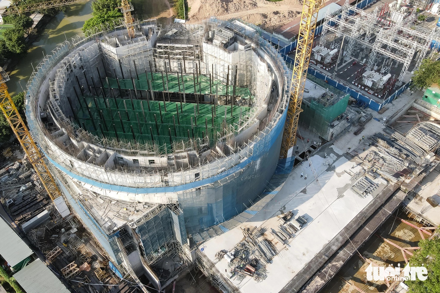 Hiện dự án đang triển khai thi công phần thân công trình. Khi hoàn thành, rạp xiếc và biểu diễn đa năng Phú Thọ sẽ vừa là nơi tổ chức biểu diễn, vừa là trung tâm đào tạo nghệ thuật, tổ chức các sự kiện văn hóa, thể thao - Ảnh: PHƯƠNG NHI