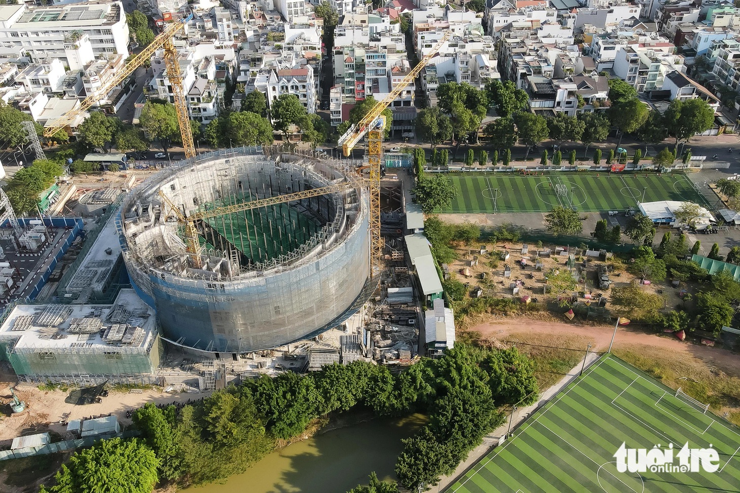 Năm 2023, dự án được bố trí vốn 290 tỉ đồng, đã giải ngân gần 180 tỉ đồng (tỉ lệ 62%). Năm 2024, dự án được giao hơn 558 tỉ đồng. Ban Quản lý dự án đầu tư xây dựng các công trình dân dụng và công nghiệp TP.HCM (chủ đầu tư) phấu đấu giải ngân tỉ lệ đạt trên 95% - Ảnh: PHƯƠNG NHI