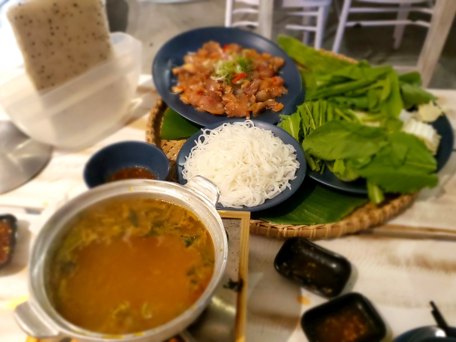 Thưởng thức ẩm thực cũng là điều thú vị khi đi phượt. Trong ảnh là món lẩu cá ở Vĩnh Hy, Ninh Thuận - Ảnh: TRẦN NAM