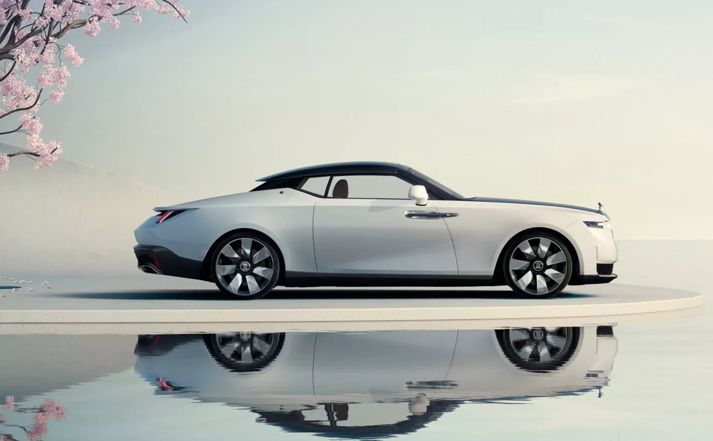 Rolls-Royce Droptail Arcadia khoác lớp sơn màu trắng kết hợp với các hạt nhôm và thủy tinh. Khi có ánh nắng chiếu vào, chiếc xe sẽ mang một sắc thái khác lạ với "chiều sâu vô tận"