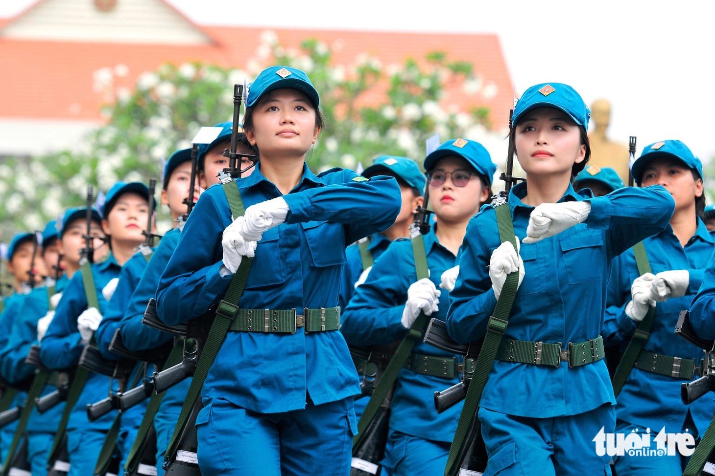 92 nữ dân quân TP.HCM đến Hà Nội huấn luyện diễu binh kỷ niệm chiến thắng Điện Biên Phủ- Ảnh 8.
