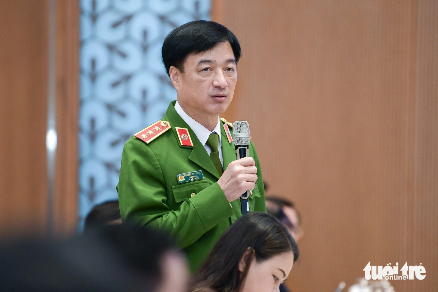 Thứ trưởng Bộ Công an Nguyễn Duy Ngọc trao đổi về vấn đề dữ liệu dân cư quốc gia trong quá trình chuyển đổi số&nbsp;