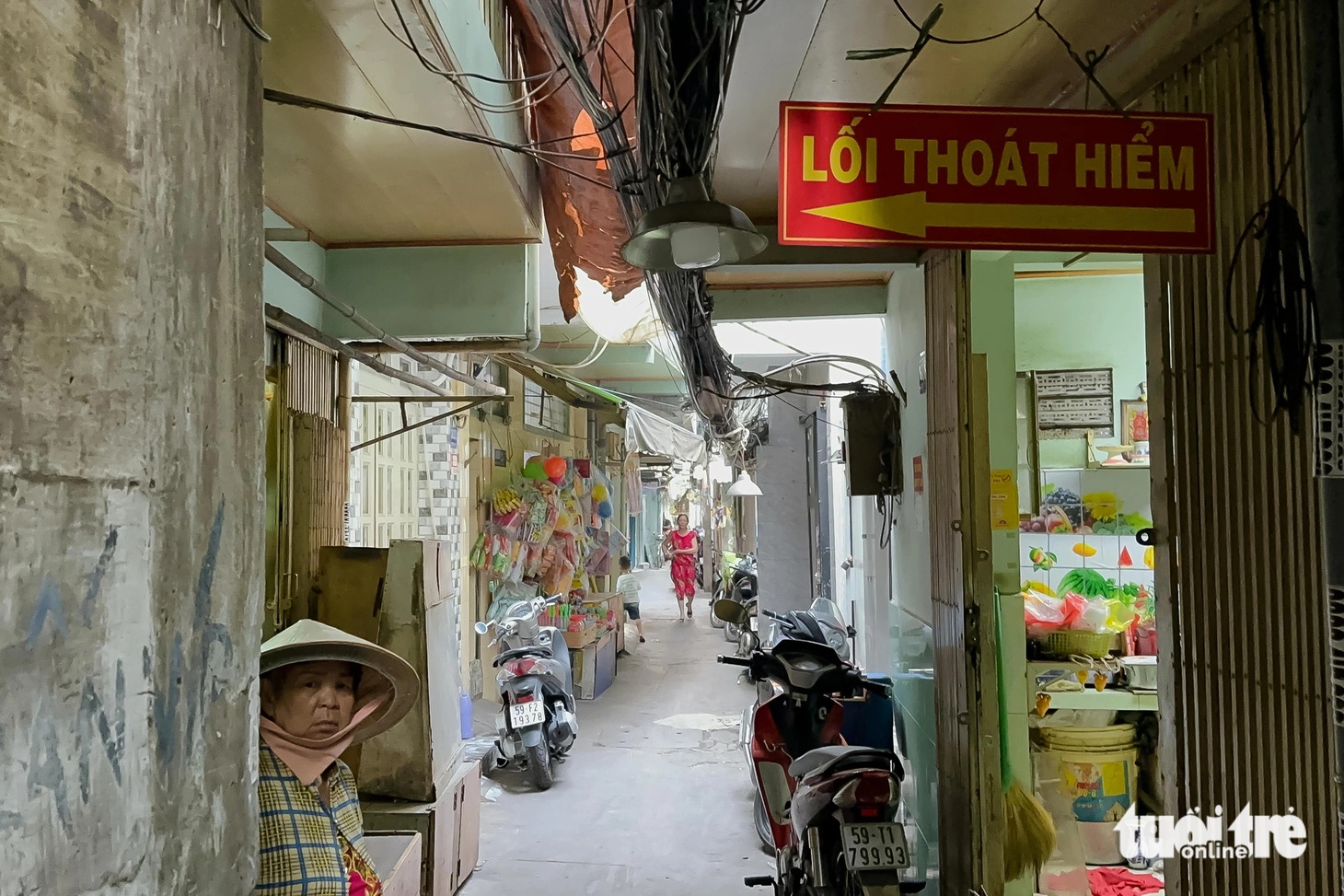 Hơn 20 năm qua, người dân khu Mả Lạng phải sống trong những căn nhà xập xệ, ẩn sâu trong những con hẻm chật hẹp, thiếu an toàn về phòng cháy chữa cháy và an ninh trật tự. Tại khu này có hơn 500 căn nhà nhỏ hẹp với diện tích dưới 20m2 - Ảnh: THẢO LÊ