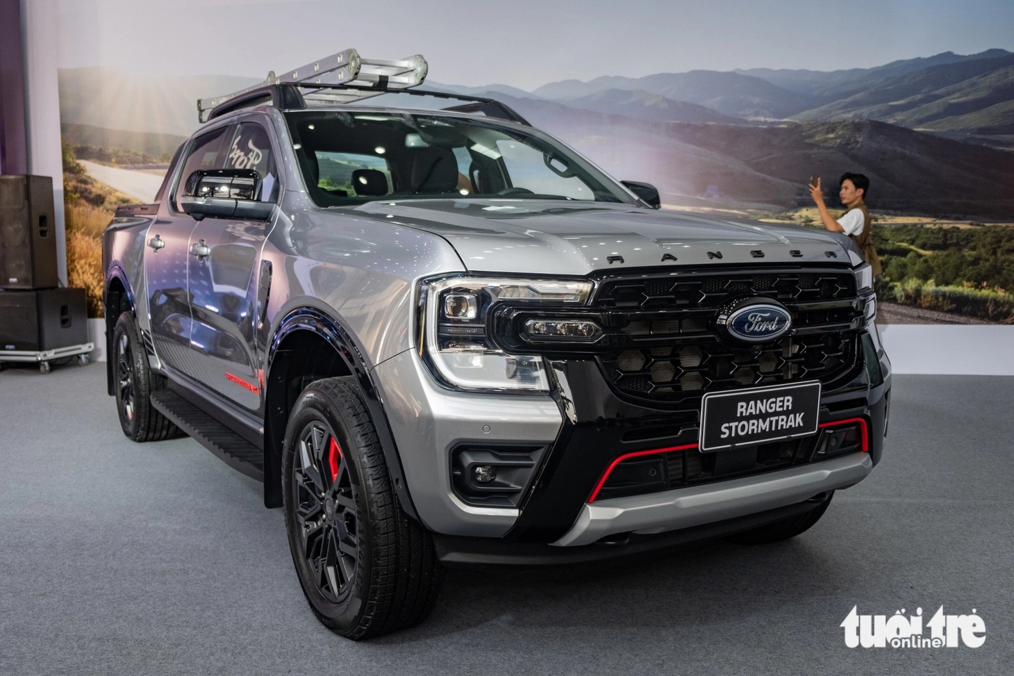 Ford Ranger Stormtrak được ấn định mức giá 1,039 tỉ đồng. Như vậy, Ranger Stormtrak được định vị cao hơn Ranger Wildtrak.