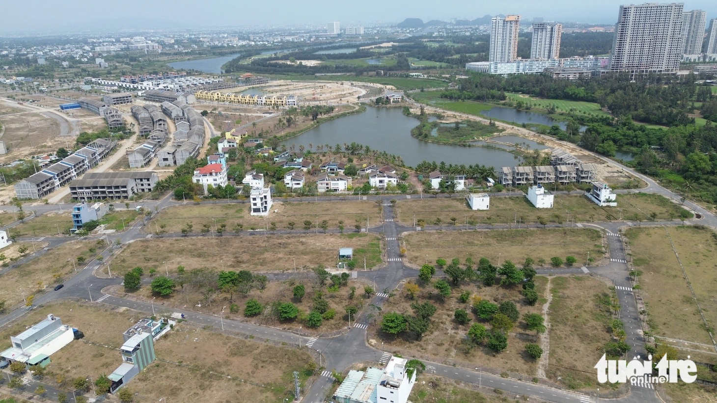 Các dự án bất động sản - Ảnh: LÊ TRUNG