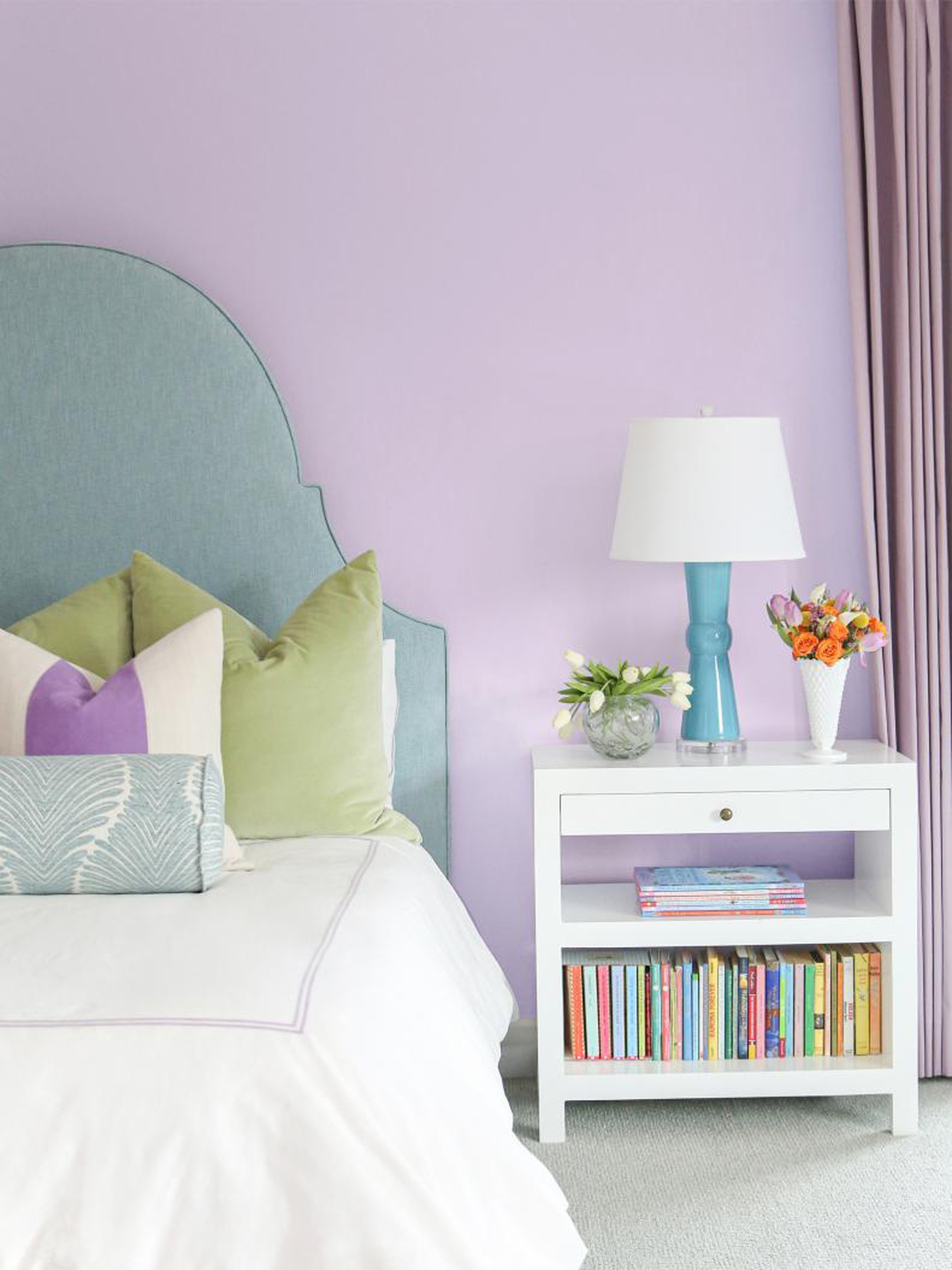 Màu tím hoa cà - sắc màu tuyệt vời thích hợp dành cho cô gái nhỏ - Ảnh: HGTV
