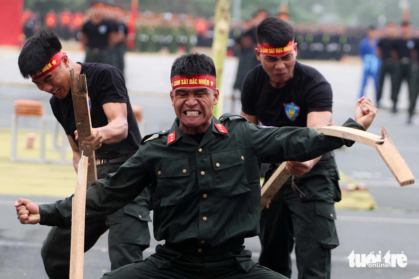 Màn biểu diễn khí công và công phá&nbsp;