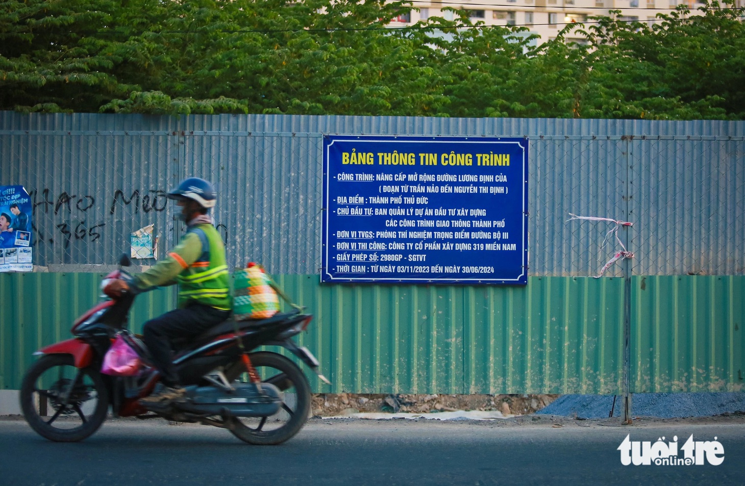 Một số mặt bằng trên đường Lương Định Của (đoạn từ cầu Ông Tranh về Nguyễn Hoàng) được bàn giao cuối năm 2023, hiện đang trong thời gian xây dựng - Ảnh: CHÂU TUẤN