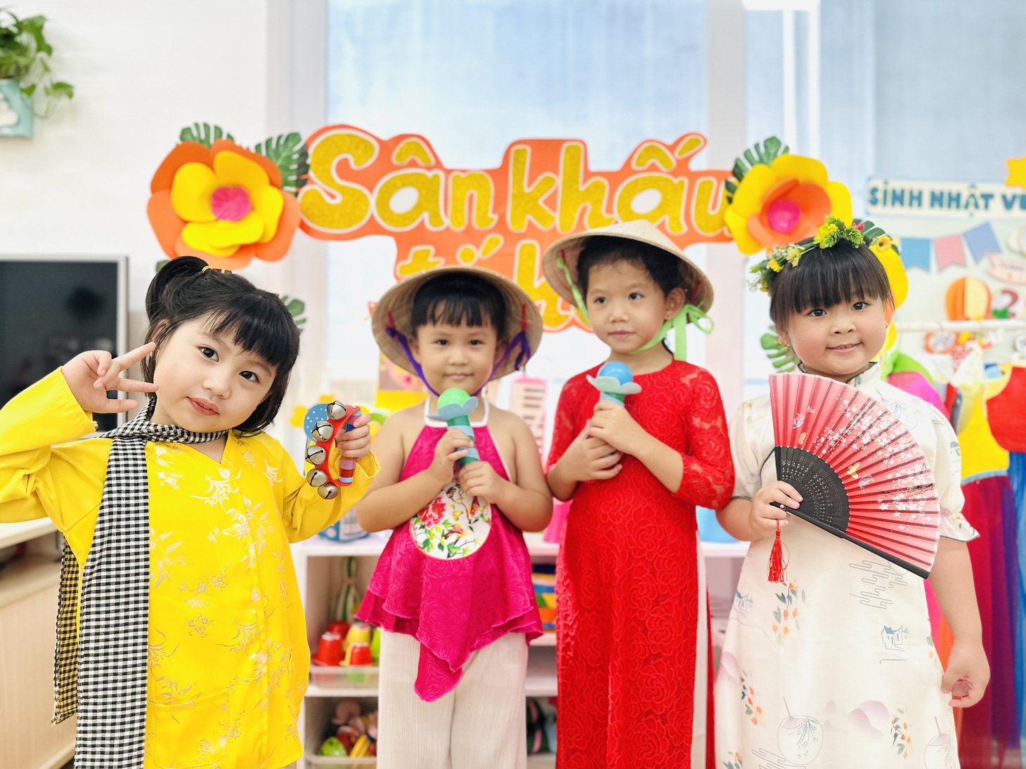 Học sinh Trường mầm non Vàng Anh, quận 5, TP.HCM trong một hoạt động trải nghiệm. Trường này dự kiến sẽ tăng học phí từ năm học 2024-2025 - Ảnh: nhà trường cung cấp