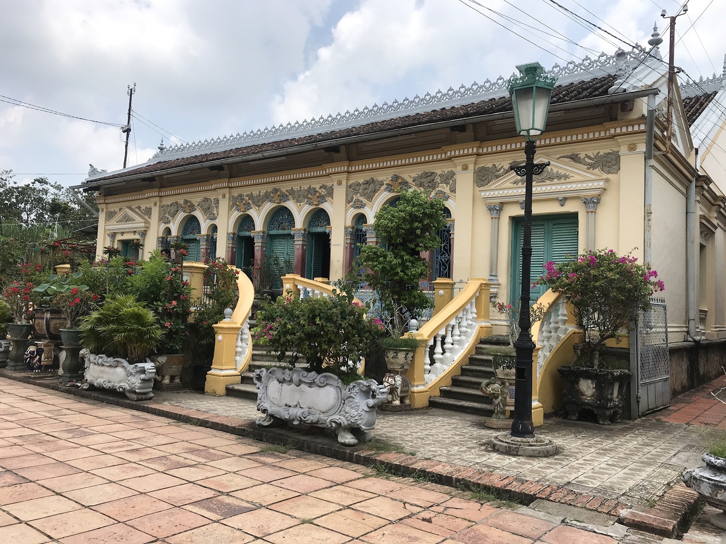 Ngôi nhà cổ Bình Thủy danh tiếng Nam Kỳ - Ảnh: HỒNG HẠNH