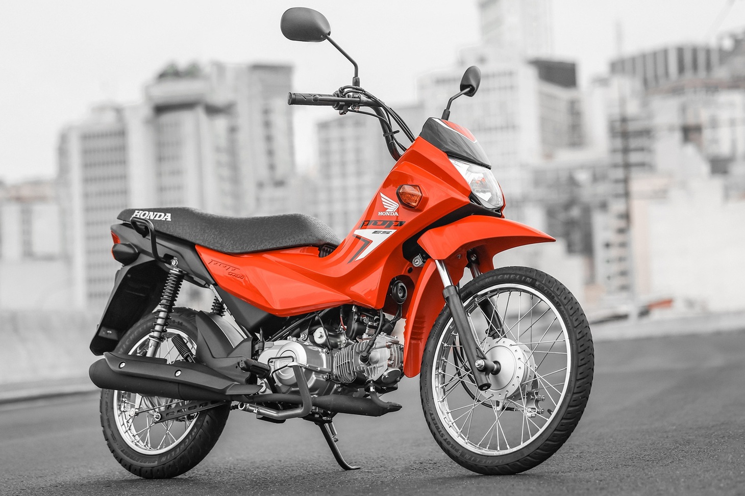 Có thể nói, Honda POP 110i là một trong những mẫu xe số chính hãng có bề ngoài