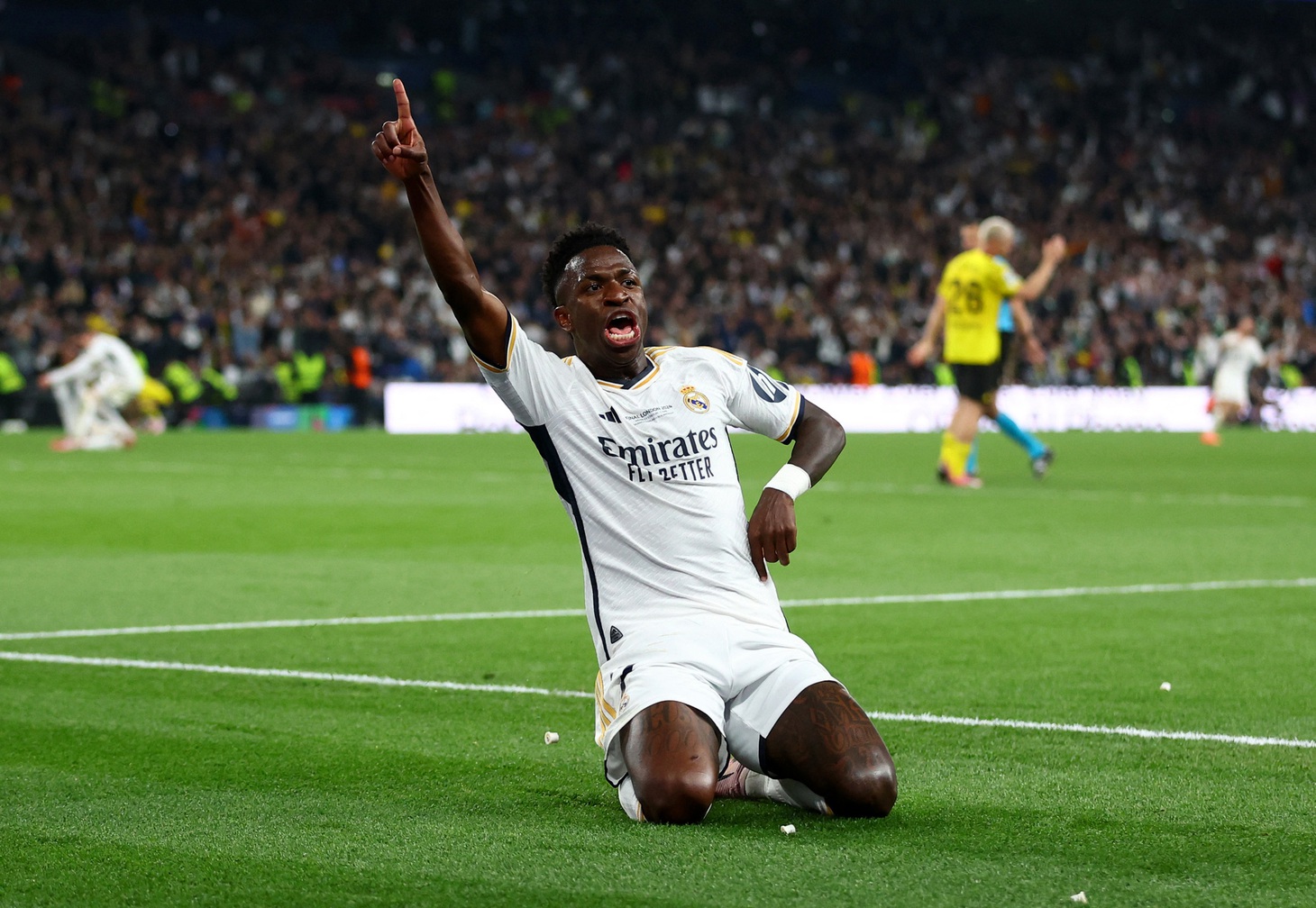 Với 1 bàn thắng và màn trình diễn trước Dortmund trong trận chung kết, Vinicius xứng đáng có tên trong danh sách những cầu thủ ưu tú nhất của bóng đá thế giới hiện tại
