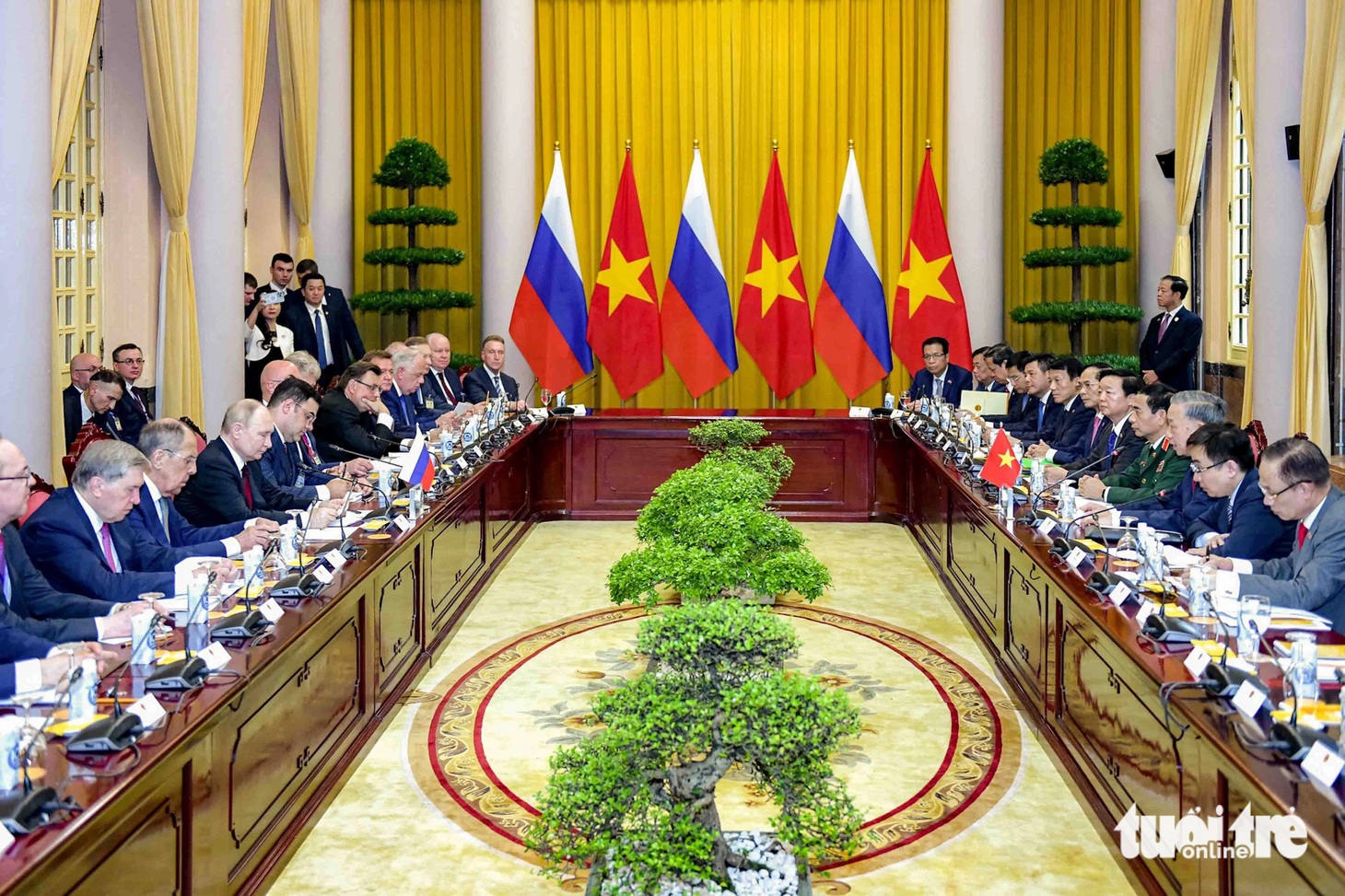 Toàn cảnh cuộc hội đàm giữa Chủ tịch nước Tô Lâm và Tổng thống Nga Putin. Ông Putin nói Nga rất xem trọng việc phát triển đối thoại với ASEAN, trong đó có Việt Nam là quốc gia thành viên hàng đầu.