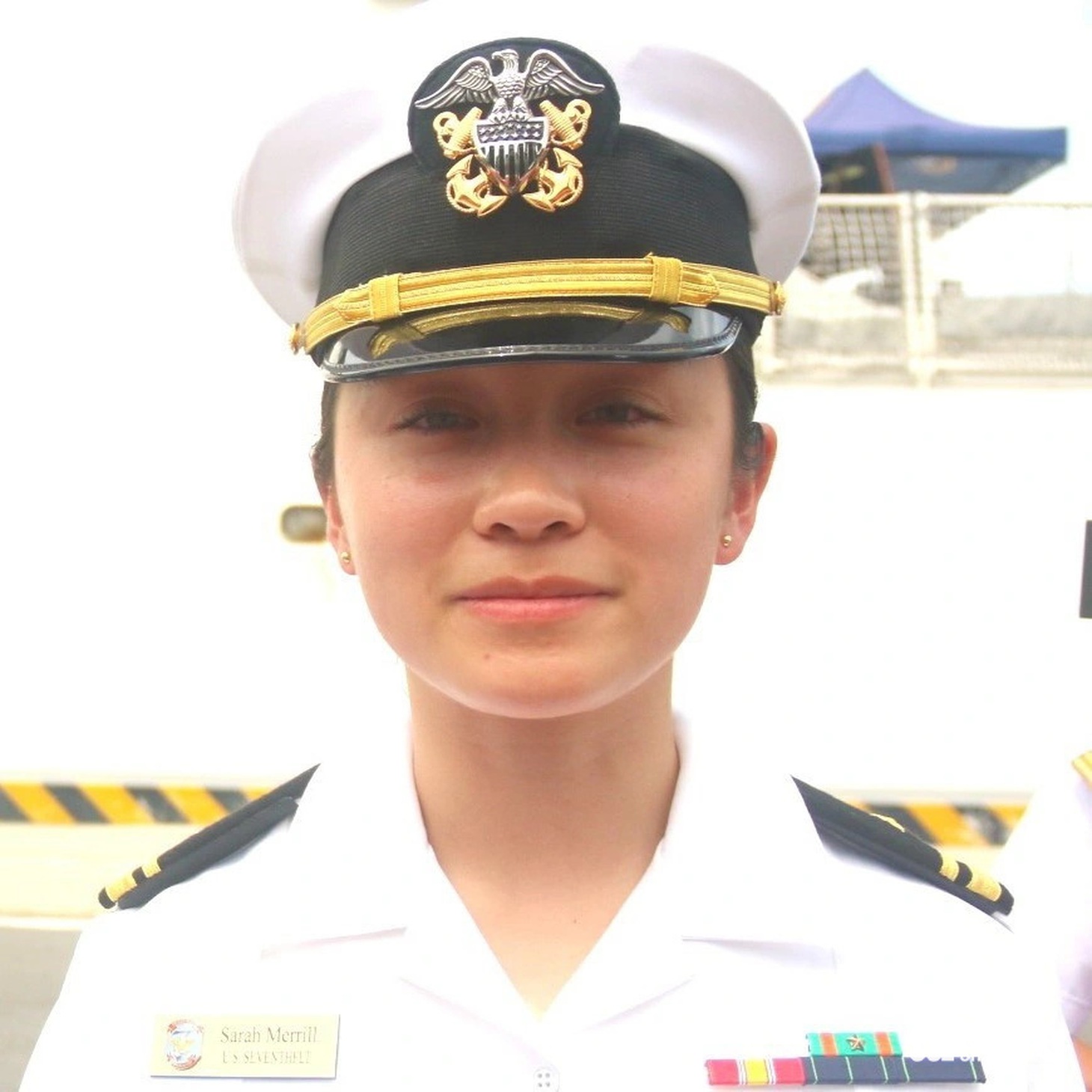 Trung úy Sarah Merril nói rằng rất yêu thích bánh mì Việt Nam - Ảnh: NGUYỄN HOÀNG