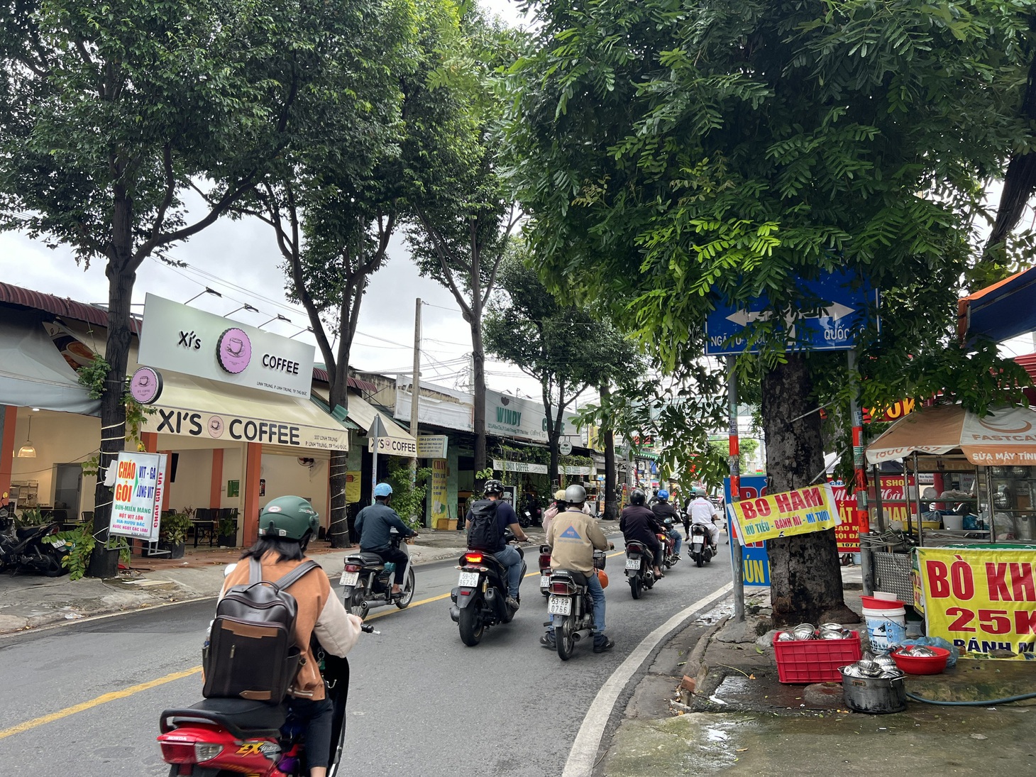 Biển chỉ dẫn các hướng cũng