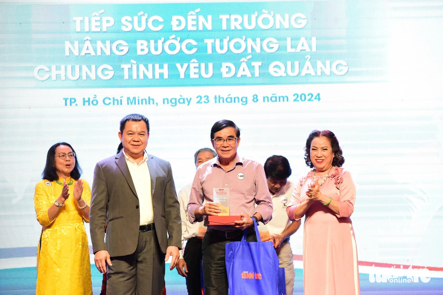 20 năm CLB Tiếp sức đến trường Quảng Nam - Đà Nẵng: Giúp đỡ 2.194 tân SV với tình thương vô hạn - Ảnh 15.