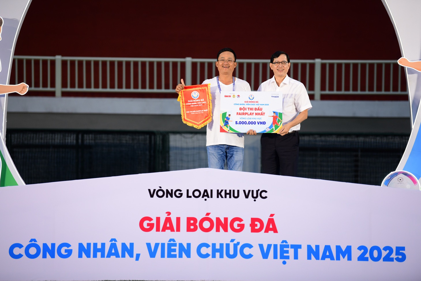 bóng đá công nhân - Ảnh 11.