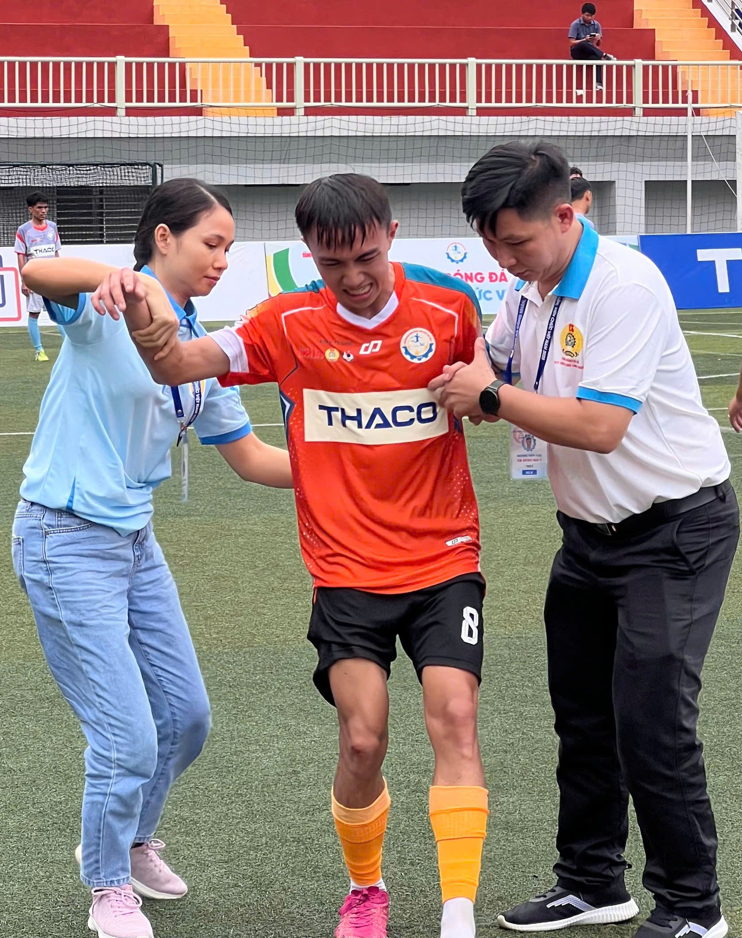 Sinh viên Đại học Nguyễn Tất Thành thực hành chụp ảnh bóng đá: Hơn cả một trải nghiệm - Ảnh 17.