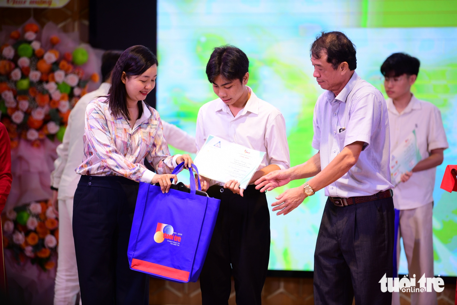 TIẾP SỨC ĐẾN TRƯỜNG - Ảnh 16.