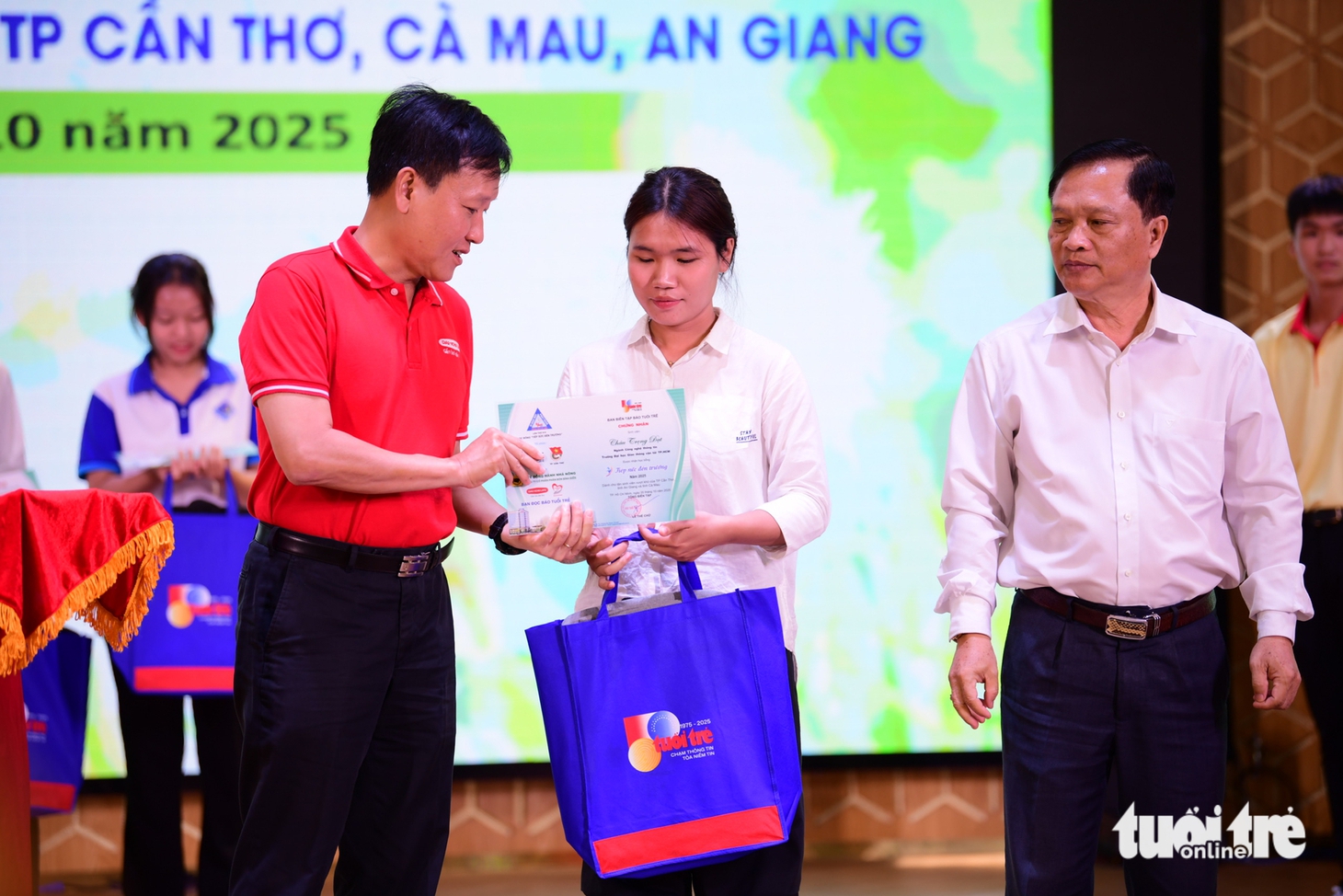 TIẾP SỨC ĐẾN TRƯỜNG - Ảnh 23.