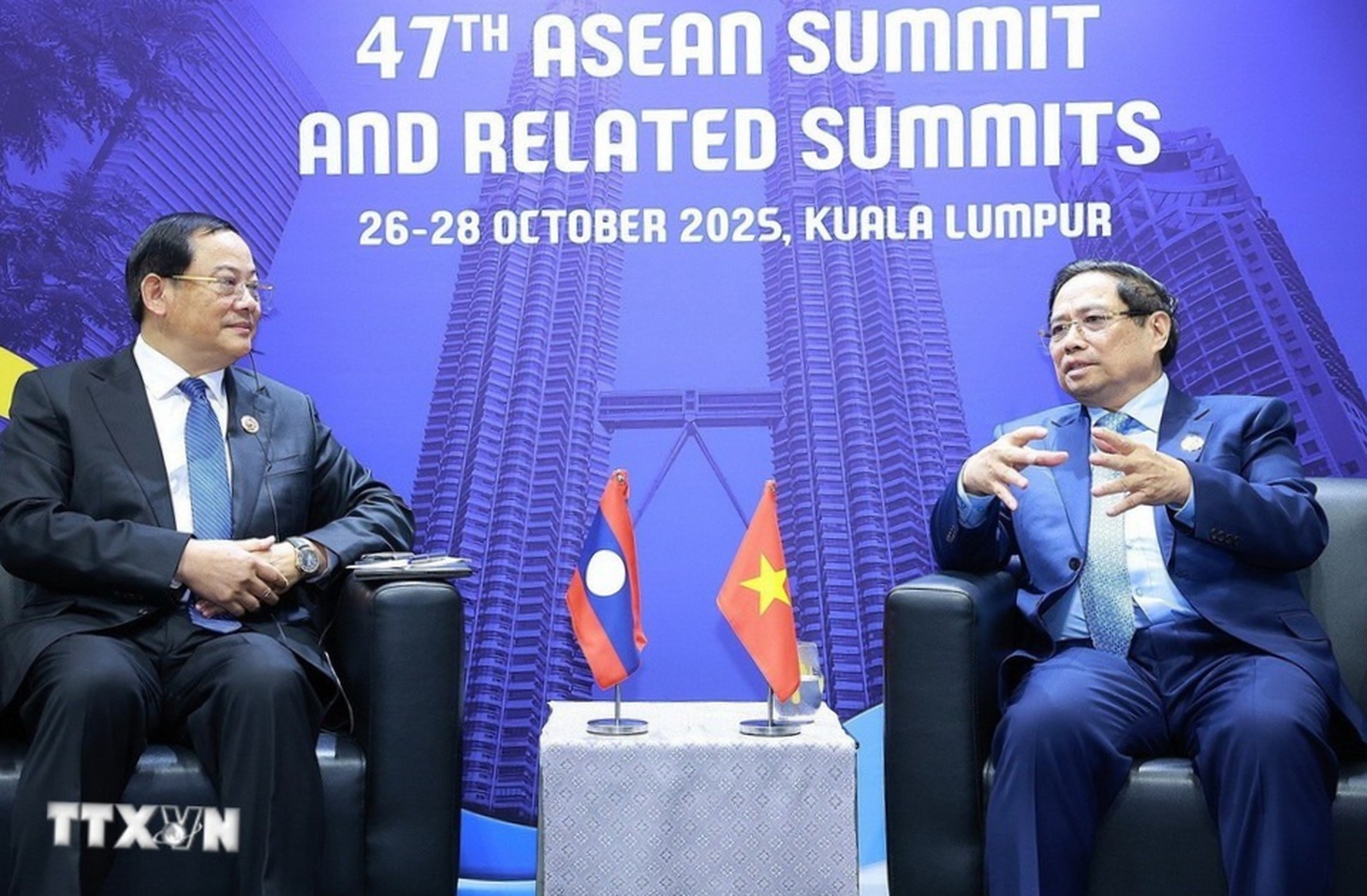 Thủ tướng Chính phủ tiếp xúc song phương bên lề Hội nghị Cấp cao ASEAN 47 - Ảnh 4.