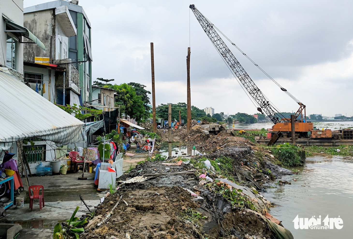Triều cường cao, kè lởm chởm, dân Bình Quới vừa hết ngập lại lo đợt triều mới- Ảnh 3.