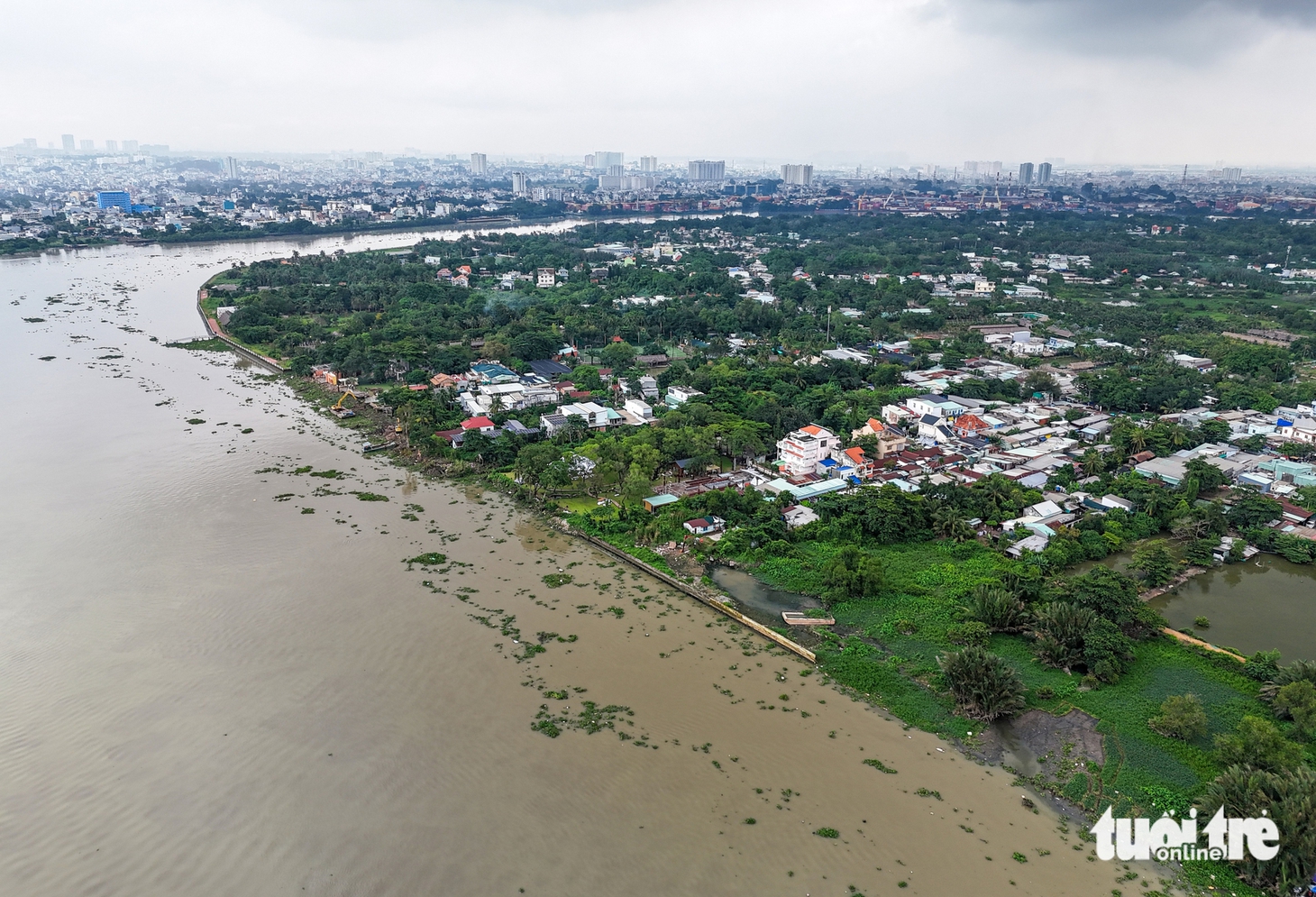Triều cường cao, kè lởm chởm, dân Bình Quới vừa hết ngập lại lo đợt triều mới- Ảnh 10.
