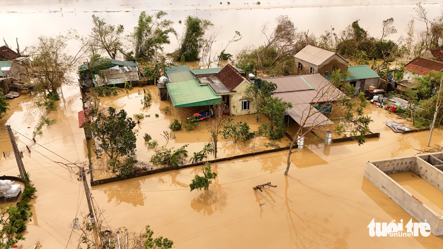 Nghệ An vừa khắc phục lũ sau bão Bualoi, vừa ứng phó bão Matmo - Ảnh 2.
