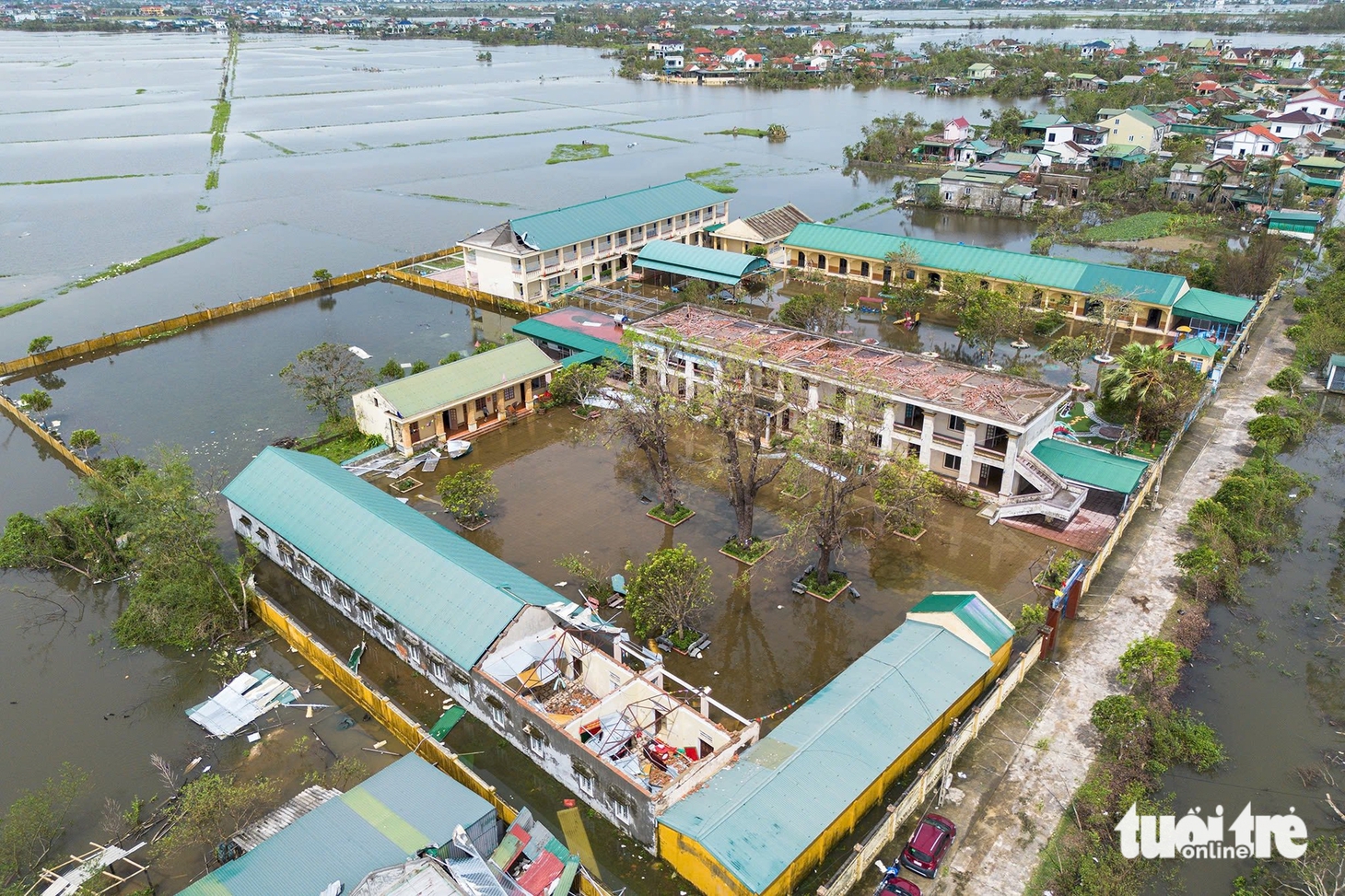 Nghệ An vừa khắc phục lũ sau bão Bualoi, vừa ứng phó bão Matmo - Ảnh 5.
