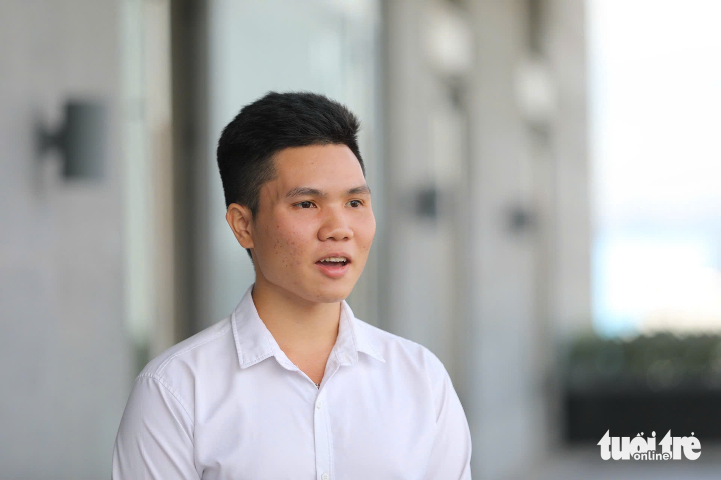 Cha mẹ mất hết vì ung thư, nữ SV phải làm thêm nuôi bà: 'Sẽ trích học bổng mua thuốc cho nội' - Ảnh 10.