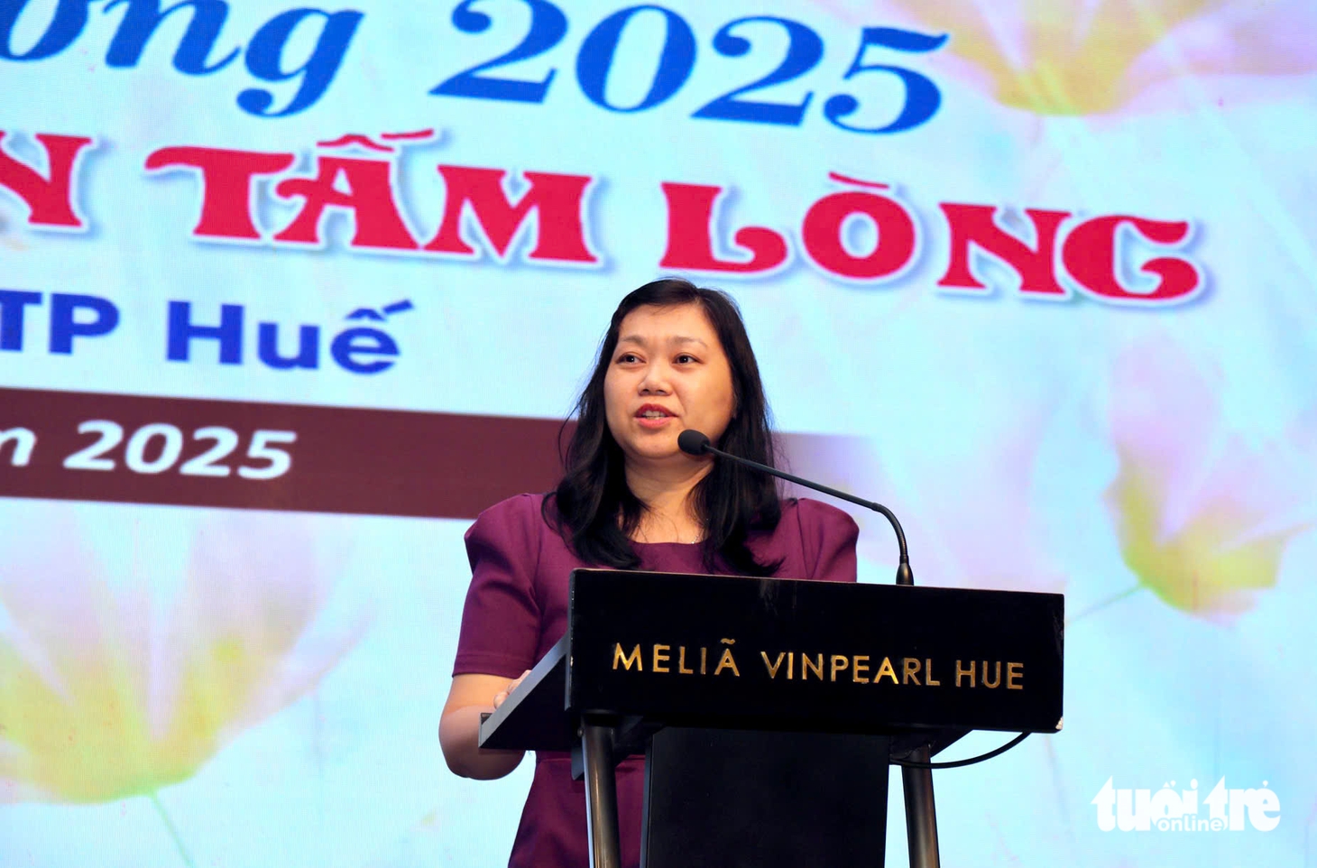 Cha mẹ mất hết vì ung thư, nữ SV phải làm thêm nuôi bà: 'Sẽ trích học bổng mua thuốc cho nội' - Ảnh 12.