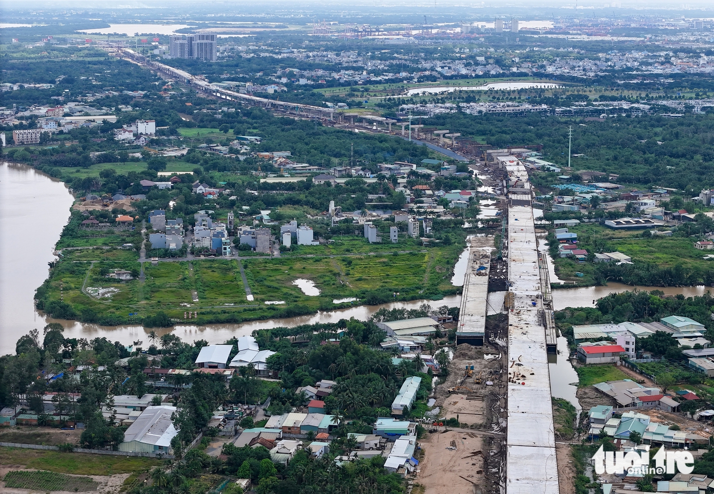 Toàn cảnh 14,7km cầu cạn vành đai 3 TP.HCM trước mốc thông xe 19-12 - Ảnh 4.