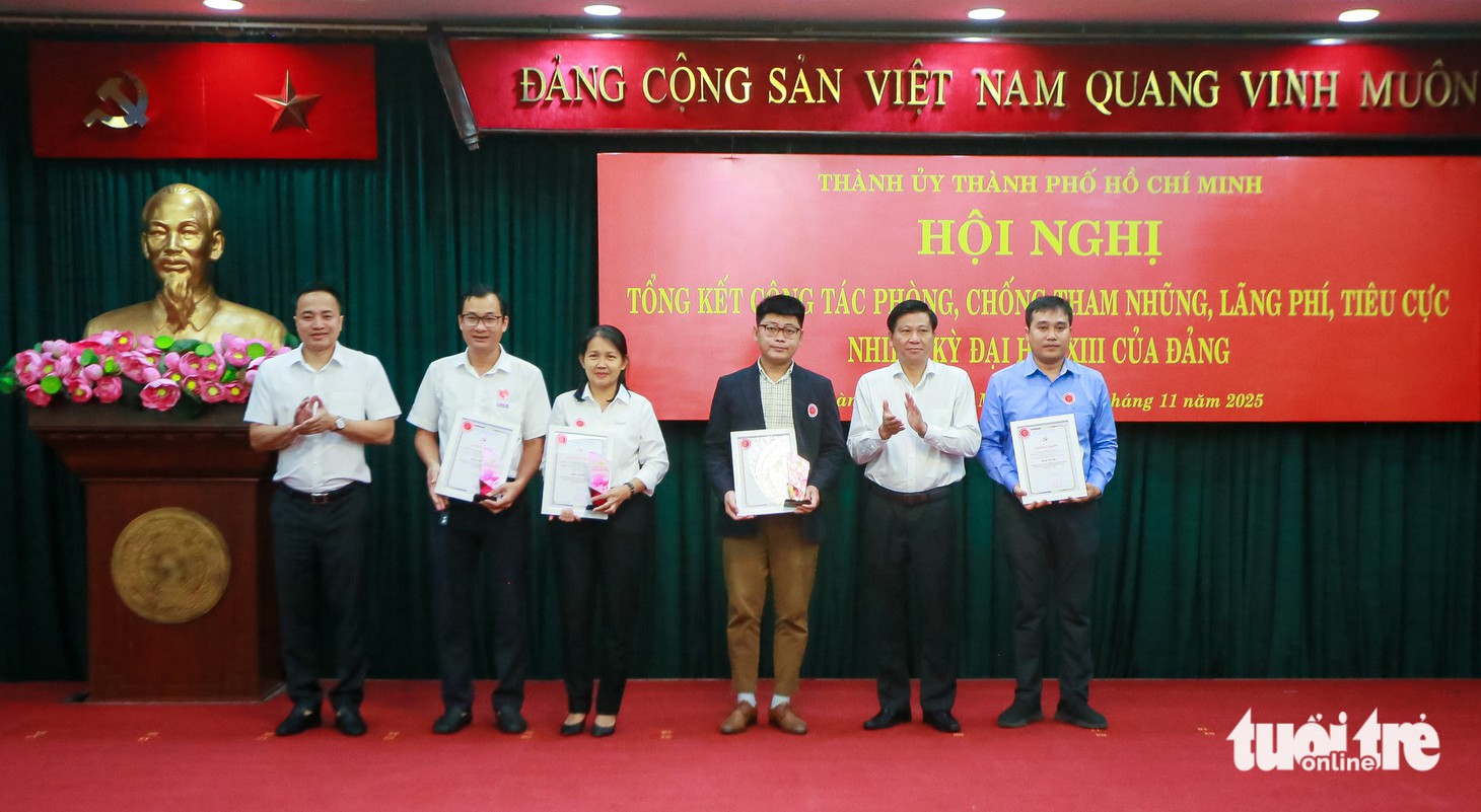 TP.HCM vinh danh 20 tác phẩm báo chí chống tham nhũng, lãng phí nổi bật - Ảnh 7.