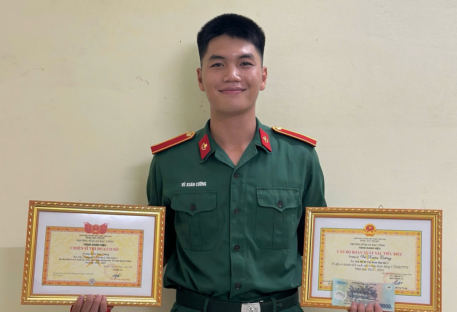 Thủ khoa đặc công nước kể chuyện khổ luyện đánh đảo, đánh cảng, 24 giờ thả trôi trên biển - Ảnh 1.