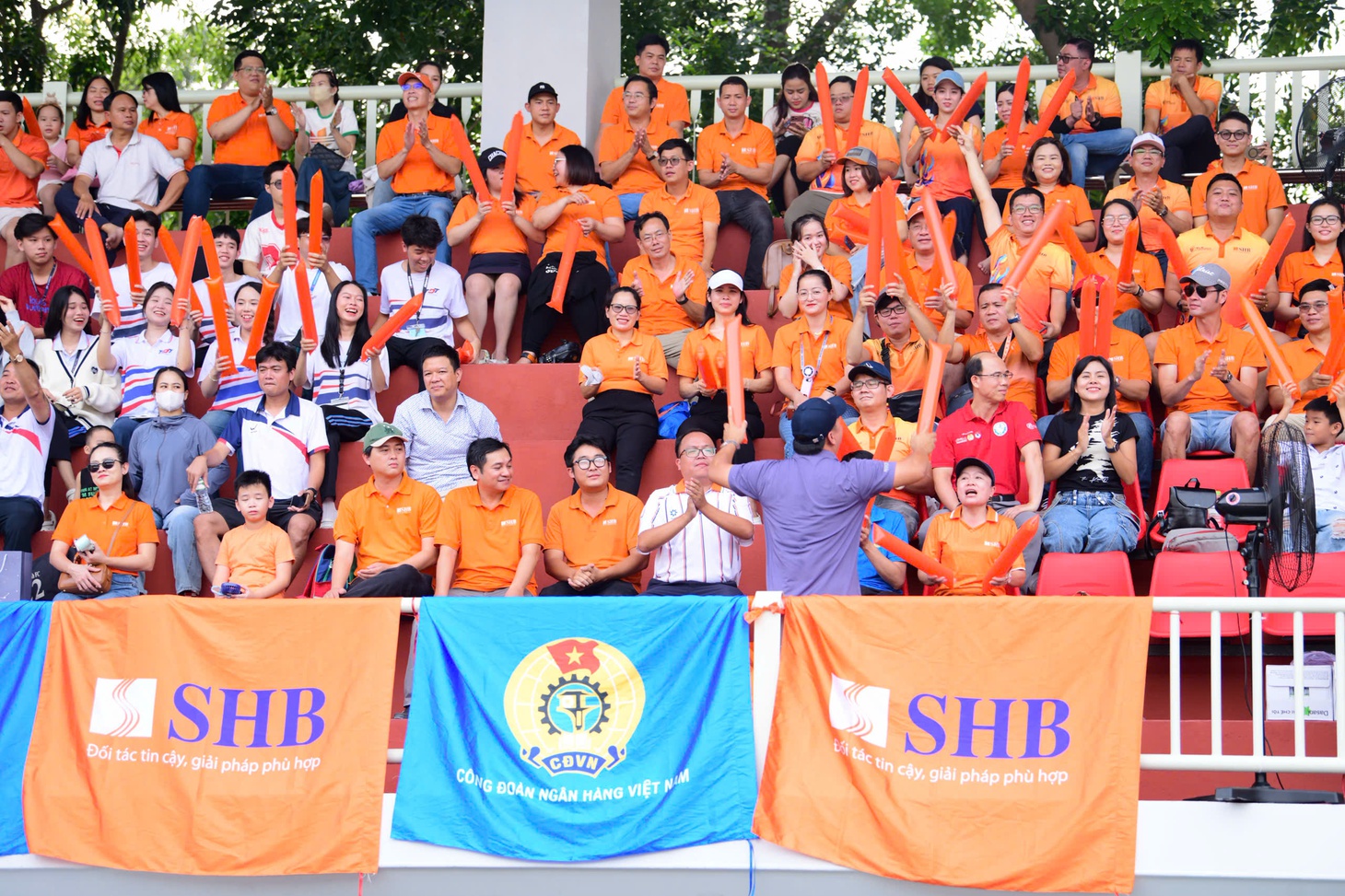 bóng đá công nhân - Ảnh 16.