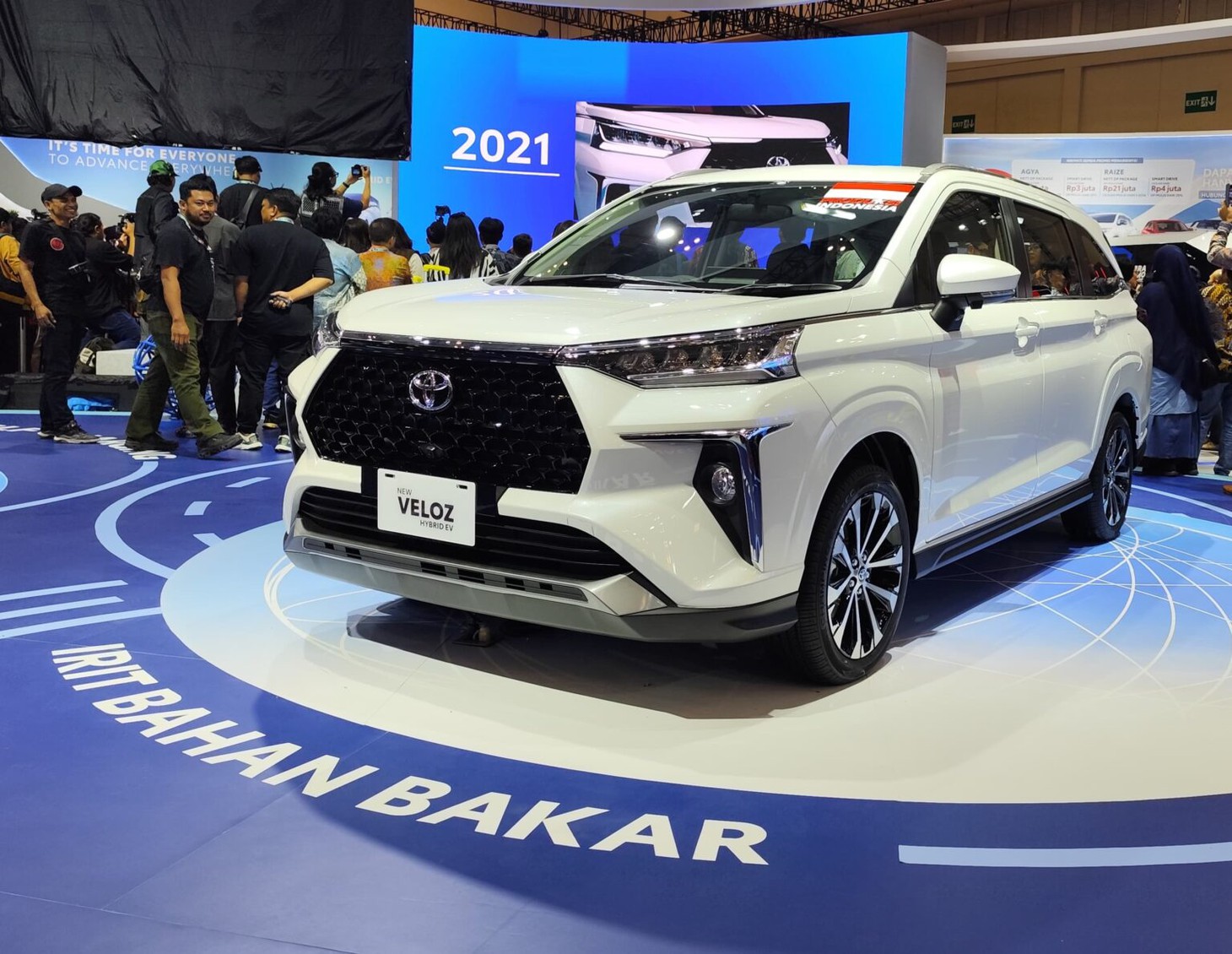 Toyota Veloz 2026 ra mắt: Lần đầu có hybrid, có tính năng chạy điện, dự kiến về Việt Nam đấu Xpander - Ảnh 7.