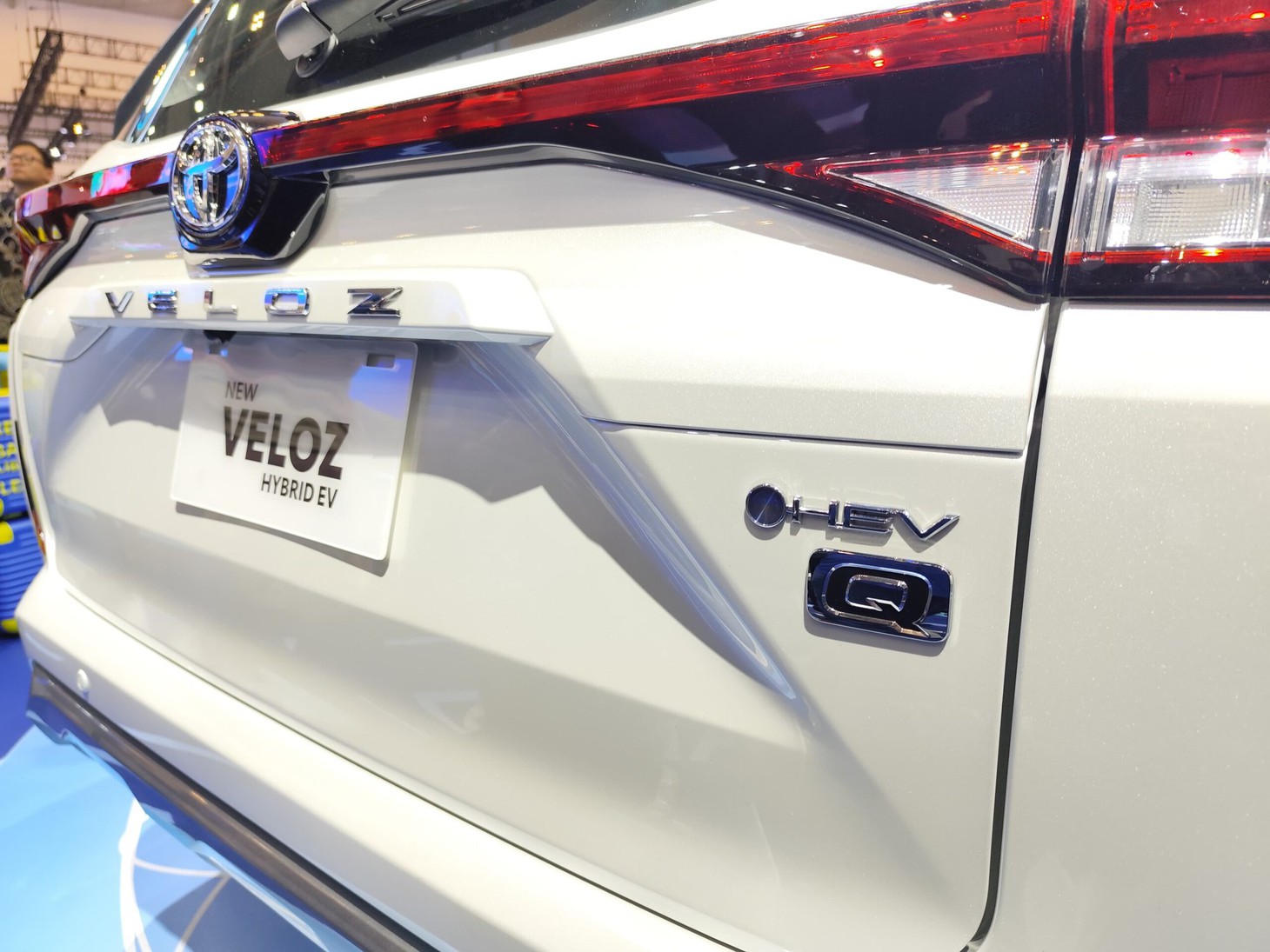 Toyota Veloz 2026 ra mắt: Lần đầu có hybrid, có tính năng chạy điện, dự kiến về Việt Nam đấu Xpander - Ảnh 4.