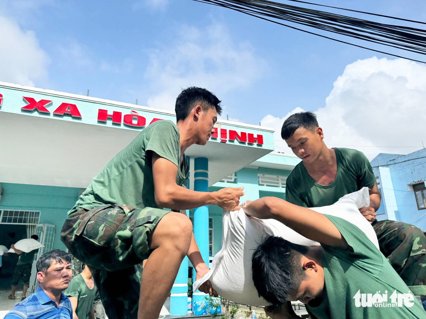 rốn lũ Hòa Thịnh - Ảnh 11.