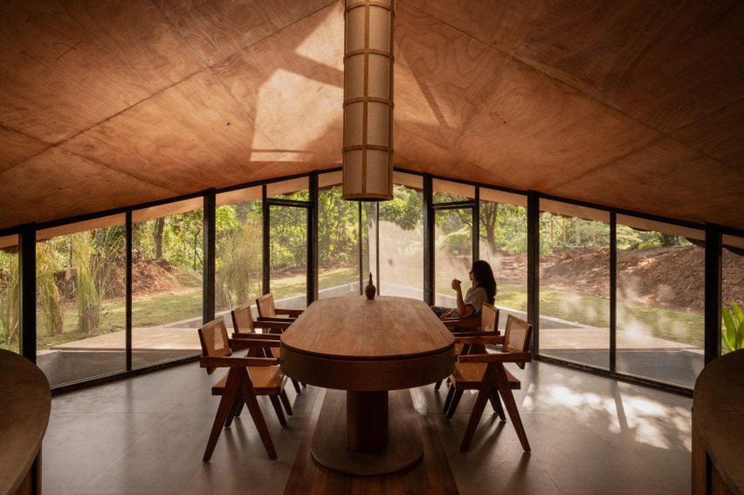 nhà cầu - Ảnh 11.