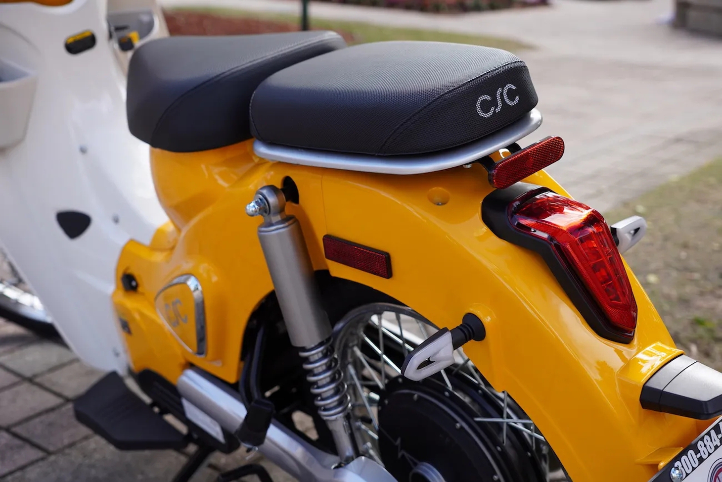 Xe máy điện trông như Honda Super Cub với giá ngang Honda Lead - Ảnh 11.