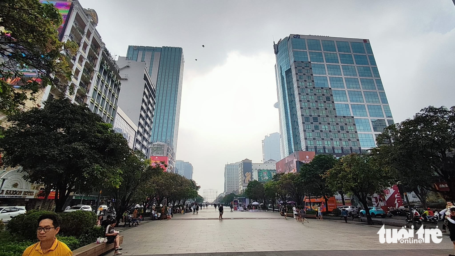 Sáng nay TP.HCM mù mịt có phải do ô nhiễm? - Ảnh 4.