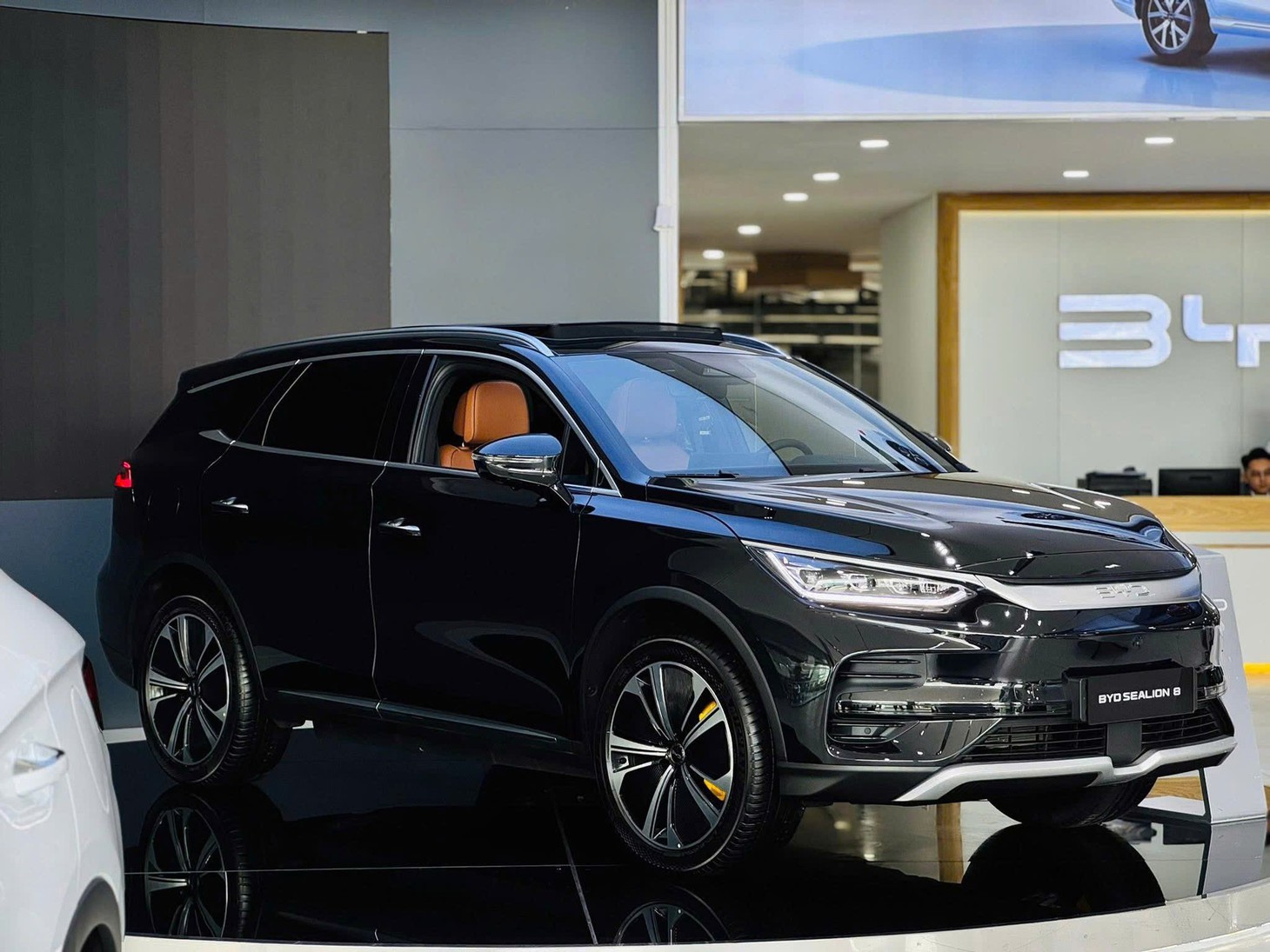 Sedan ngày càng khó bán: Cứ 10 xe ra mắt 2025 thì 6 mẫu là xe gầm cao - Ảnh 5.