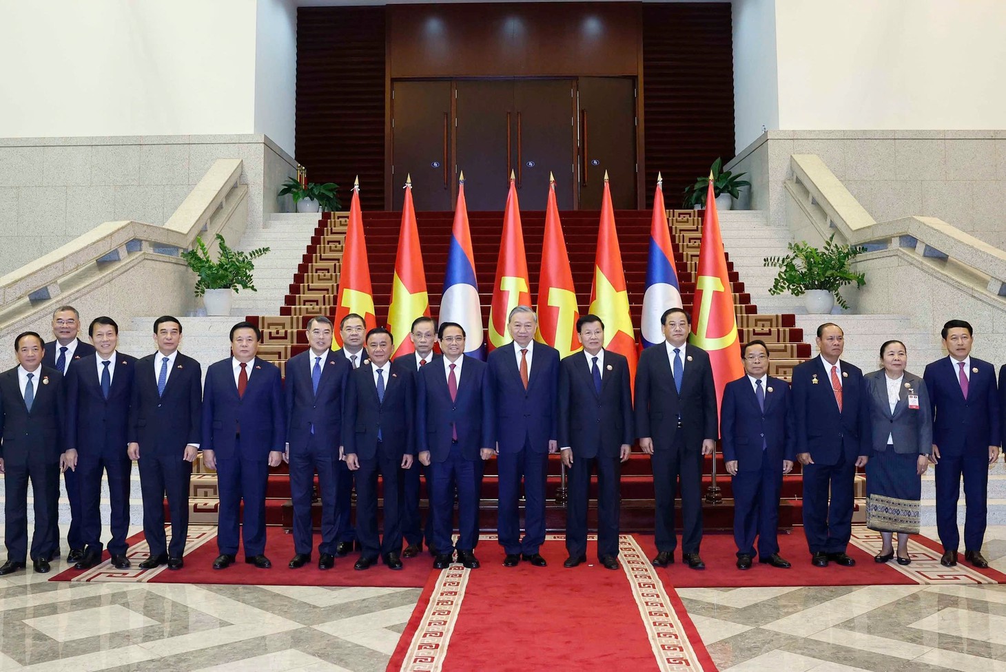 Lào - Ảnh 4.