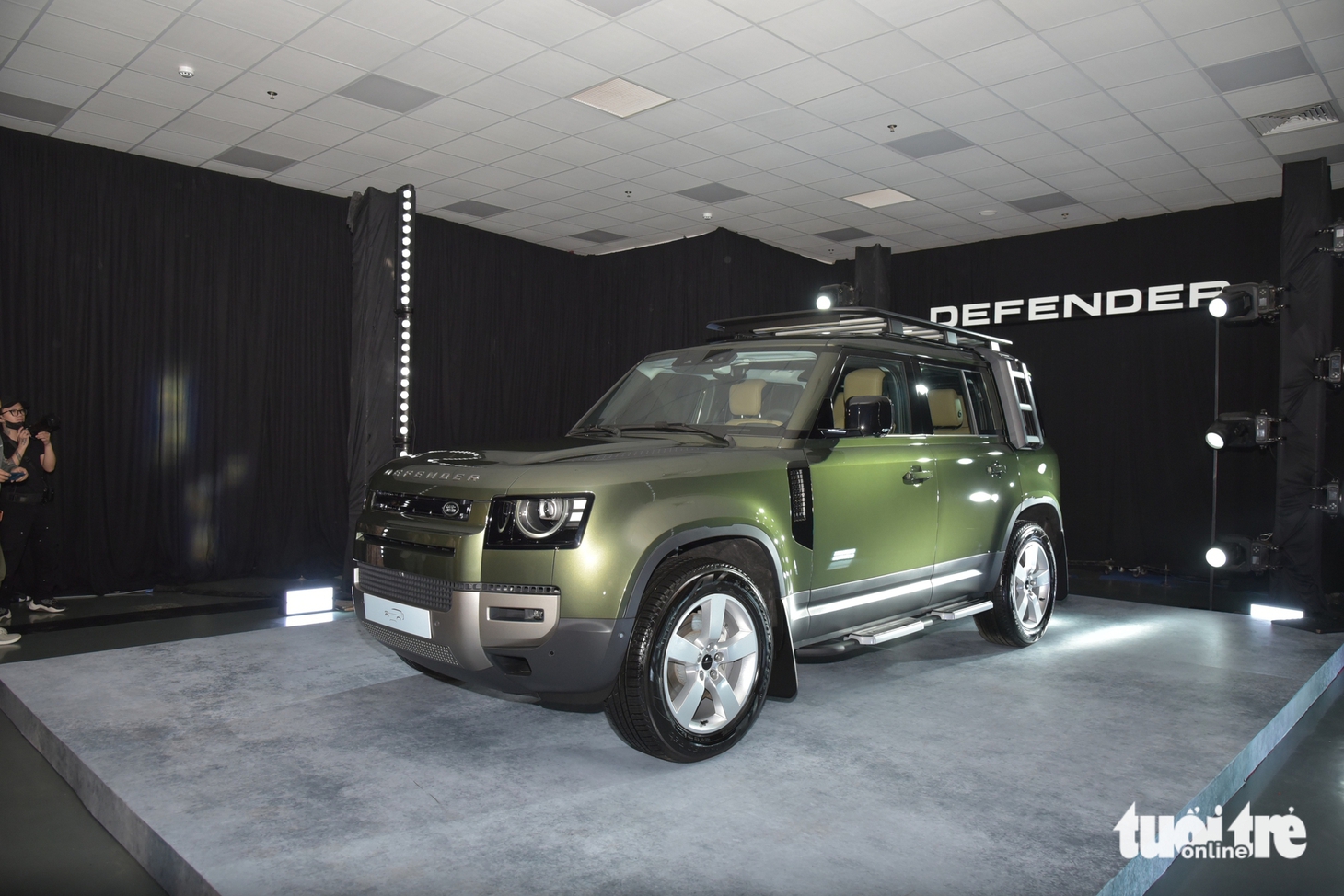 Land Rover Defender - Ảnh 1.