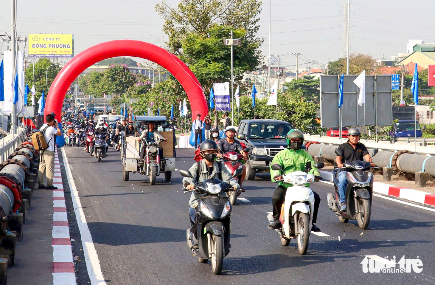 Cầu Bình Phước 1 chính thức thông xe, khối cầu 9.000 tấn được nâng cao 1,25m - Ảnh 5.