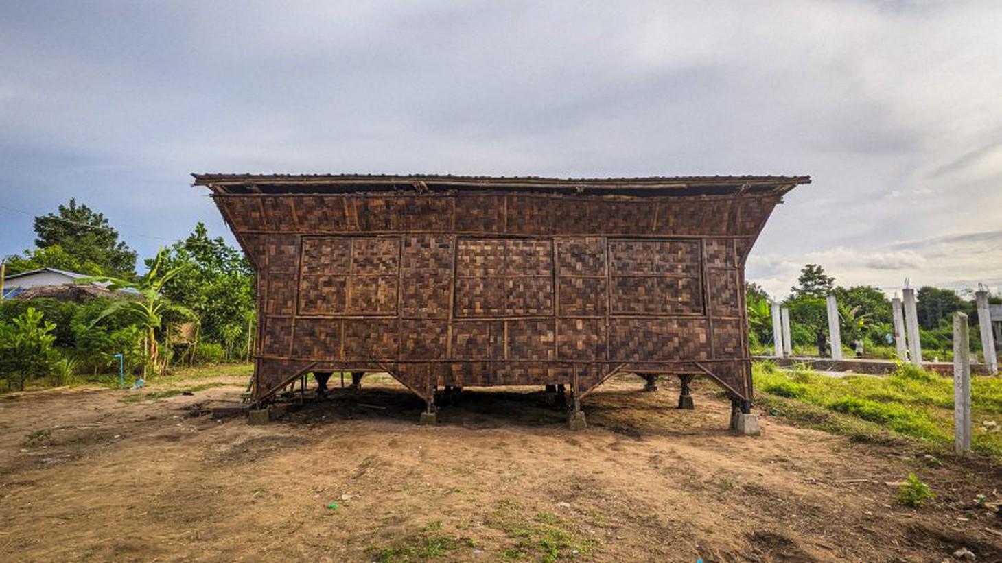 nhà tre - Ảnh 5.