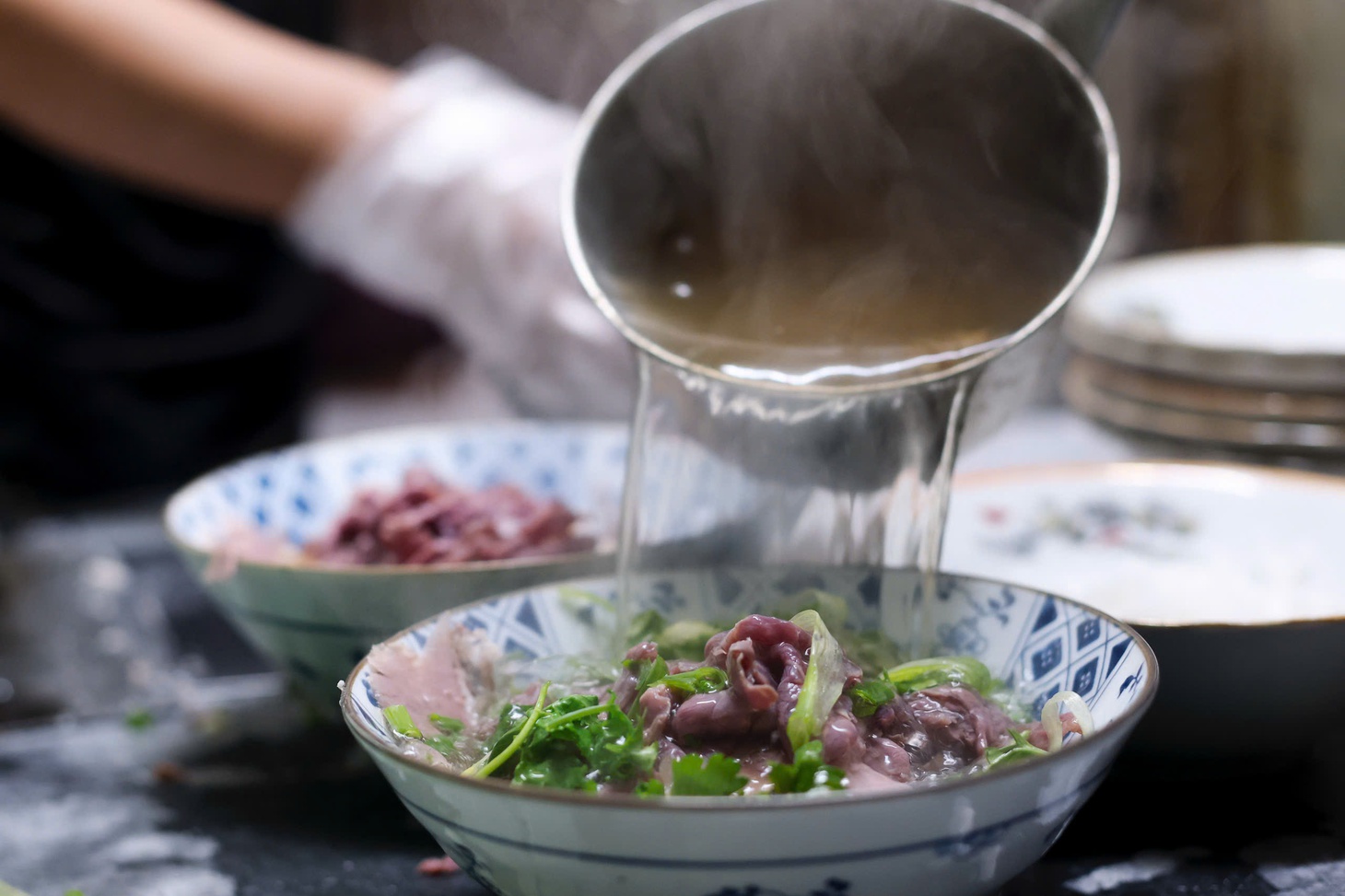 Những ngày cuối cùng của Phở Thìn Bờ Hồ trước khi phải di dời - Ảnh 7.