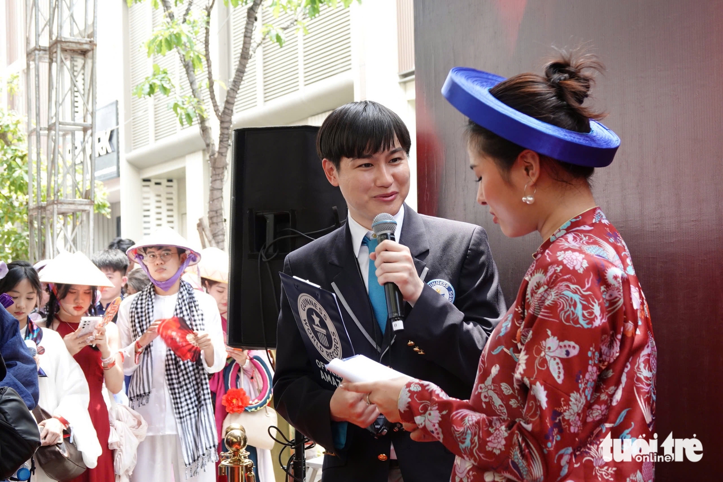 Concert Anh trai vượt ngàn chông gai: 'Thủng nóc, bay trần, tung trời đất' - Ảnh 8.
