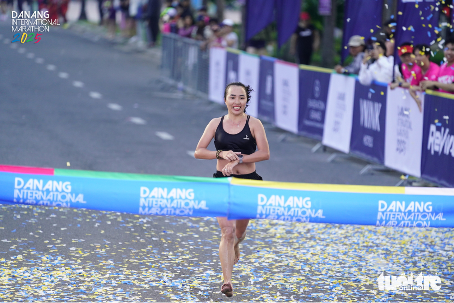 Phạm Thị Bình tiếp tục vô địch Marathon Quốc tế Đà Nẵng - Ảnh 2.