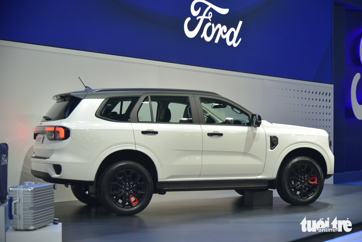 Ford Everest có bản Sport Special Edition hầm hố như Ranger Stormtrak, thêm lựa chọn đấu Santa Fe - Ảnh 12.